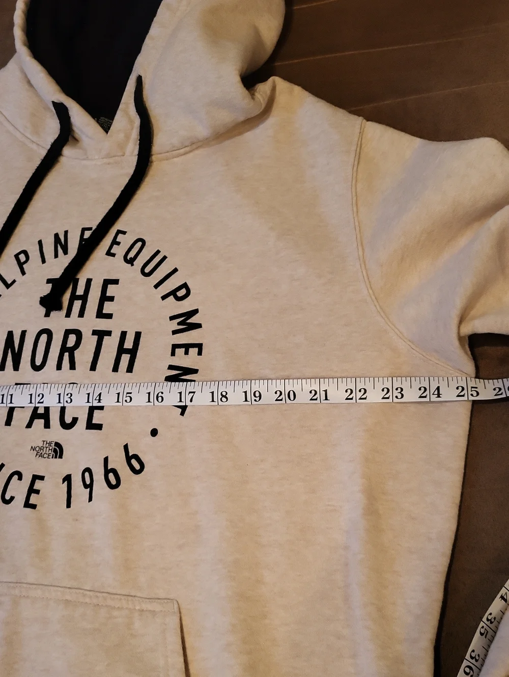 The North Face Men's Beige Graphic Pullover Hoodie Sweatshirt Size XL